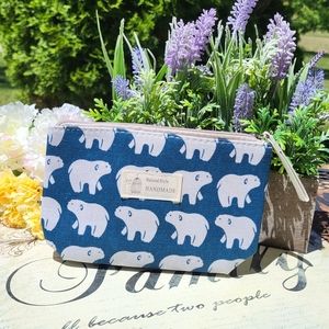 Cute, polar bear cosmetic Makeup bag. Zippered closure, expandable bottom  New!